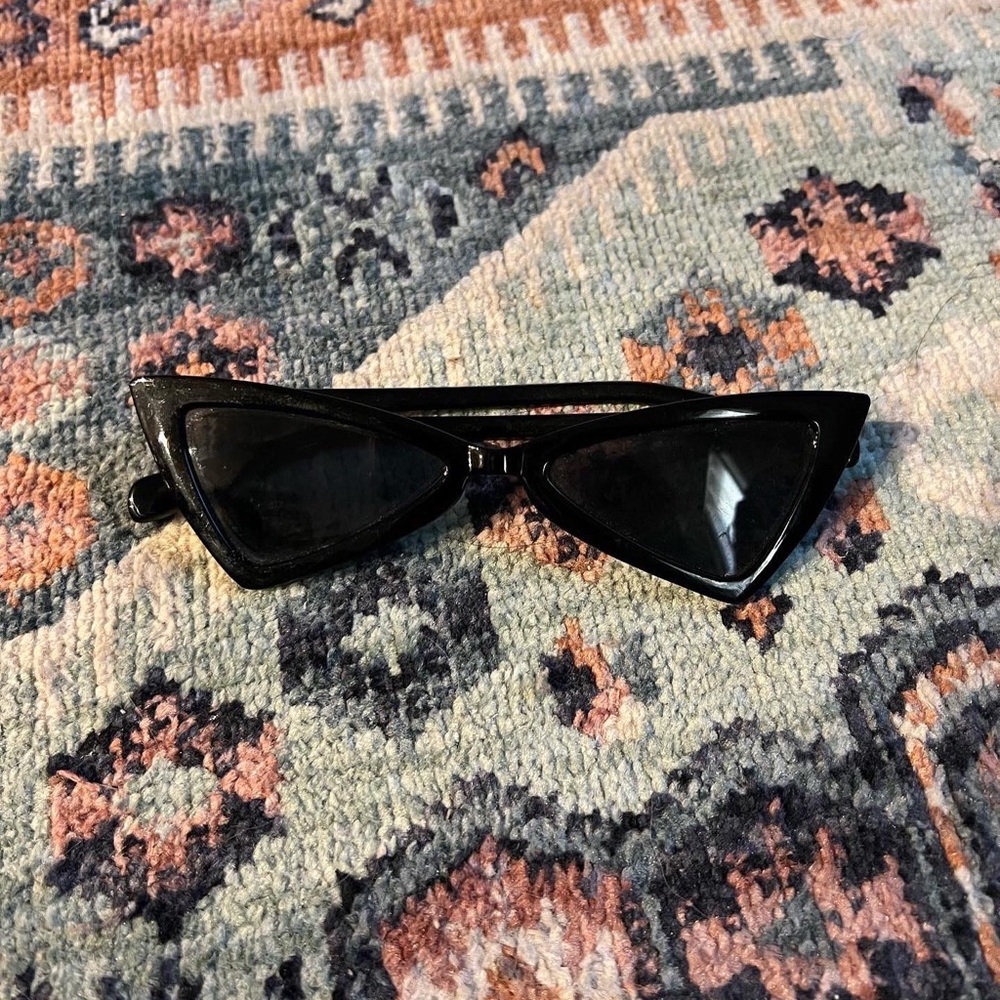 black mini glasses